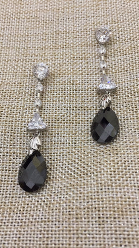 Black Stone and Cristal Long Earrings Rhinestone
